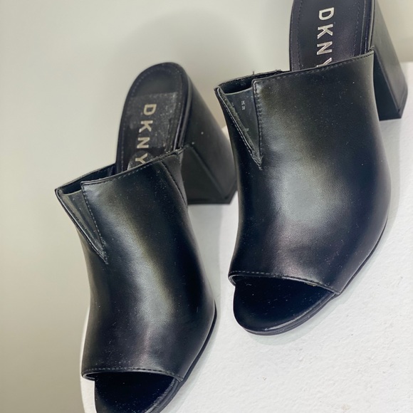 Leather DKNY mules - Picture 3 of 3